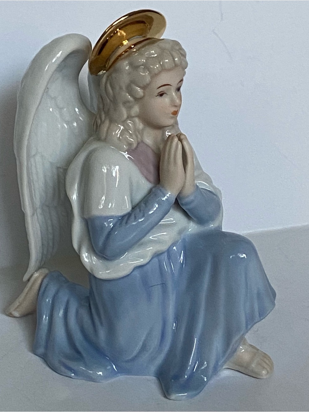 Enesco Angel 1990 Paul L. Connolly Porcelain Kneeling Christmas Nativity EUC